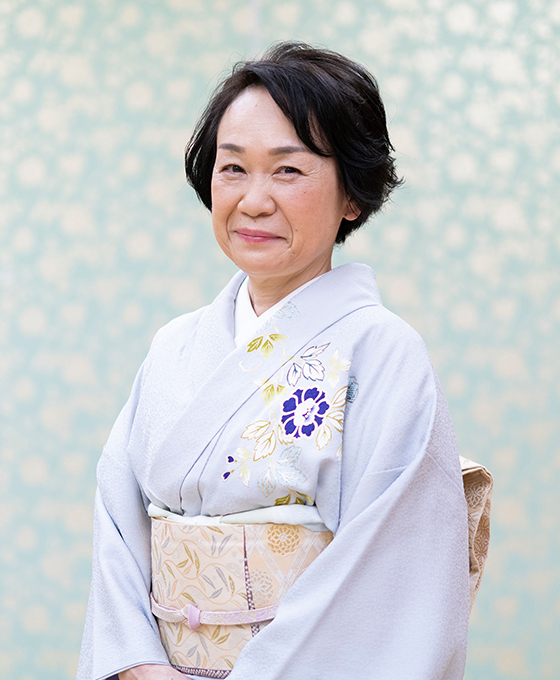 山本章子